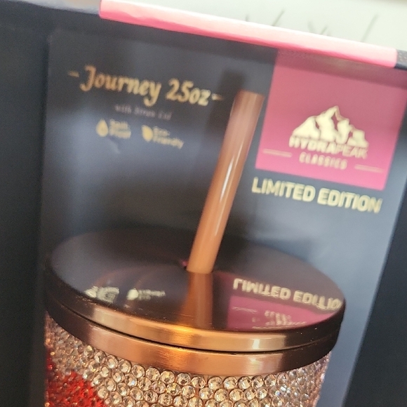 Hydrapeak Rhinestone Heart Stainless Steel Tumbler - Limited Edition - Picture 2 of 5